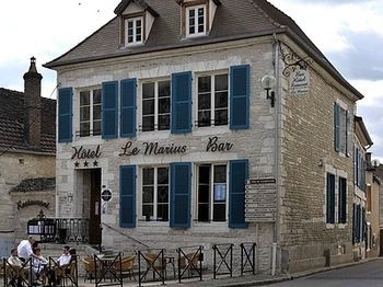 Le Marius Hotel Les Riceys Exterior photo