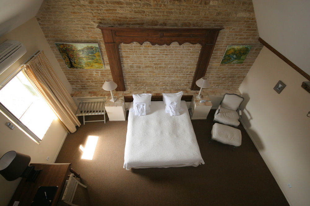 Le Marius Hotel Les Riceys Exterior photo