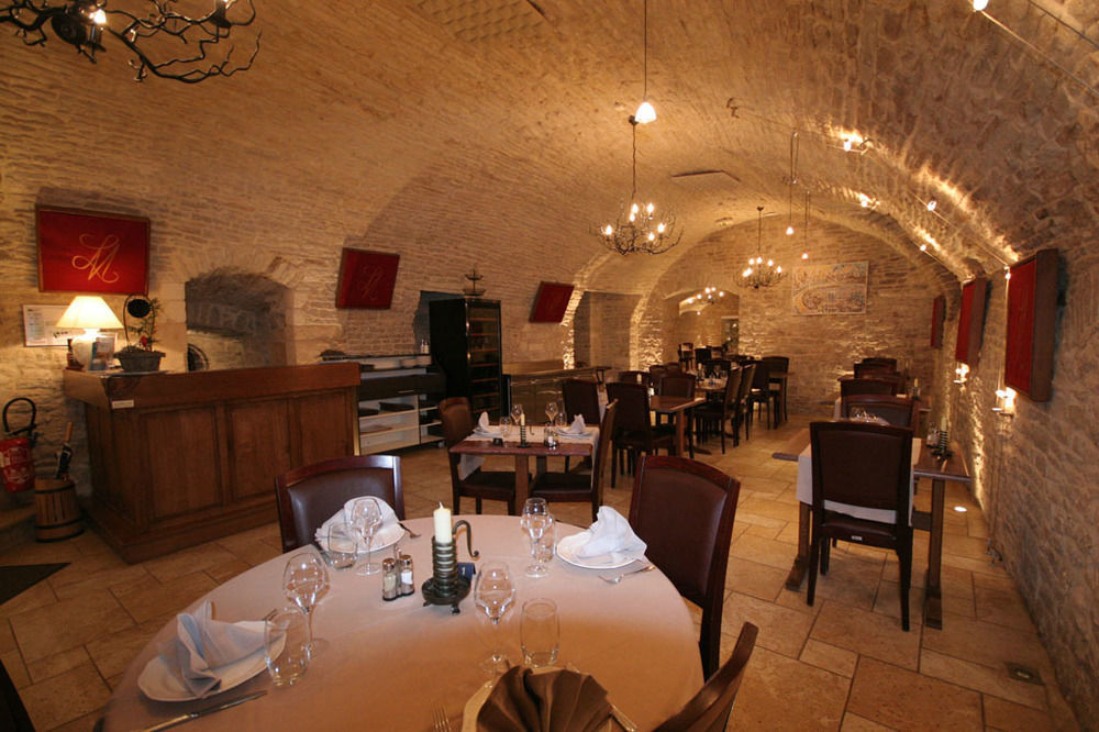 Le Marius Hotel Les Riceys Exterior photo